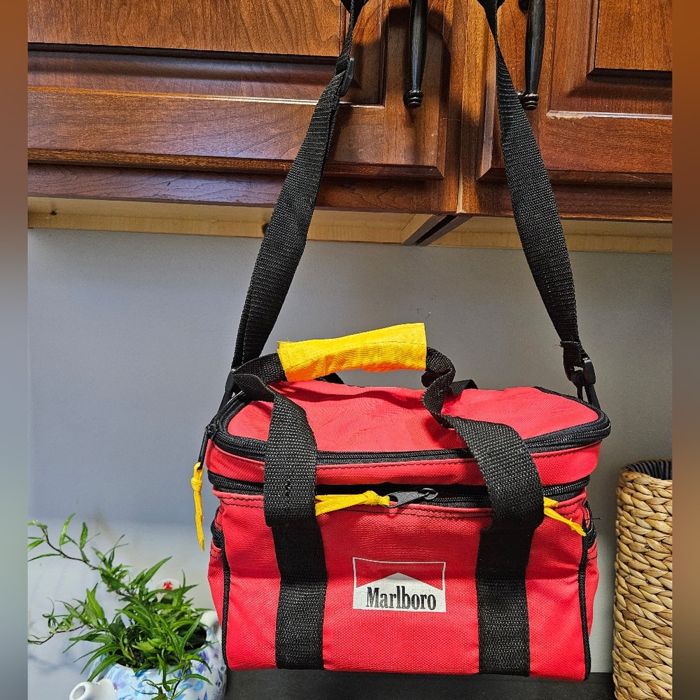 Vintage malboro lunch bag